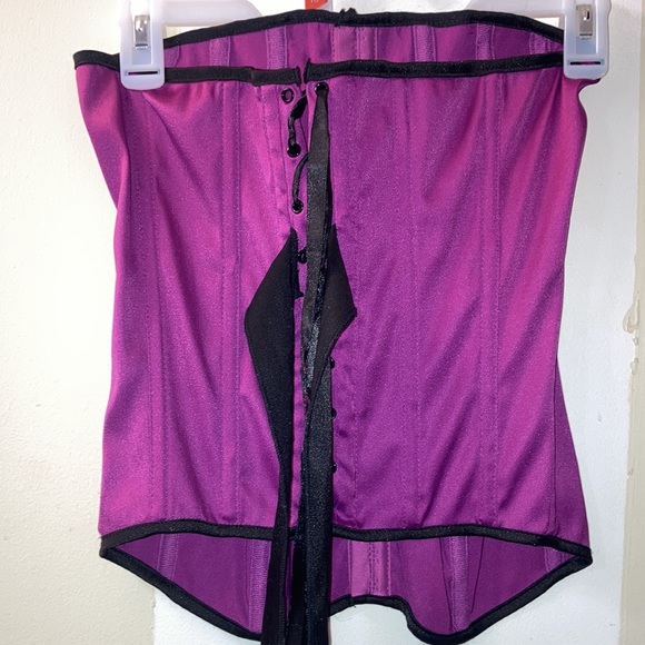 Charlotte Russe corset - Picture 2 of 6
